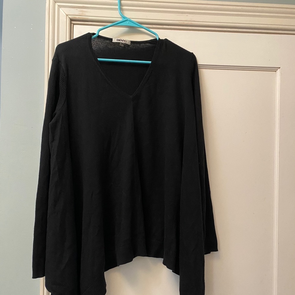 DKNYC women’s c-neck sweater high low size L/LX